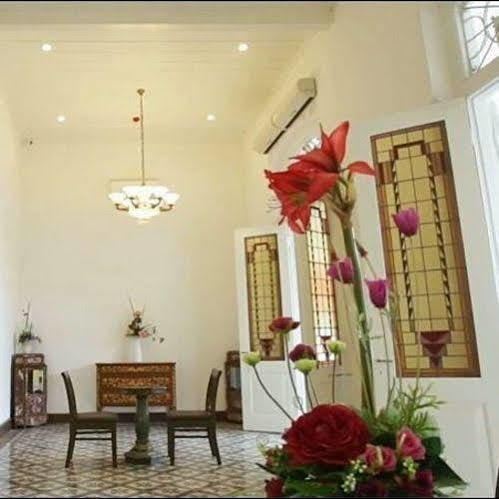 Alimar Hotel Malang Extérieur photo