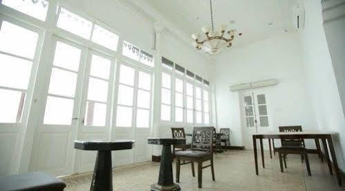 Alimar Hotel Malang Extérieur photo